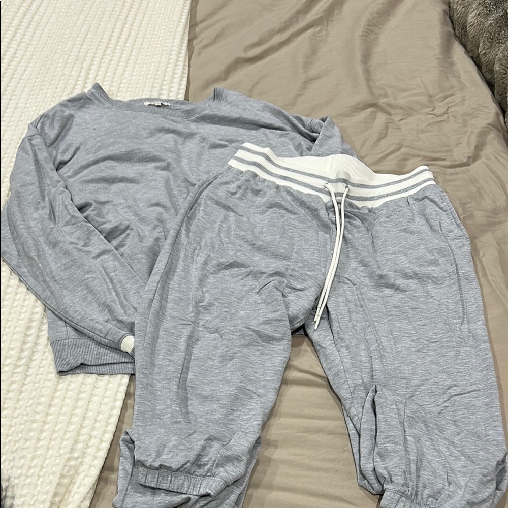 Z supply Gray Lounge Set